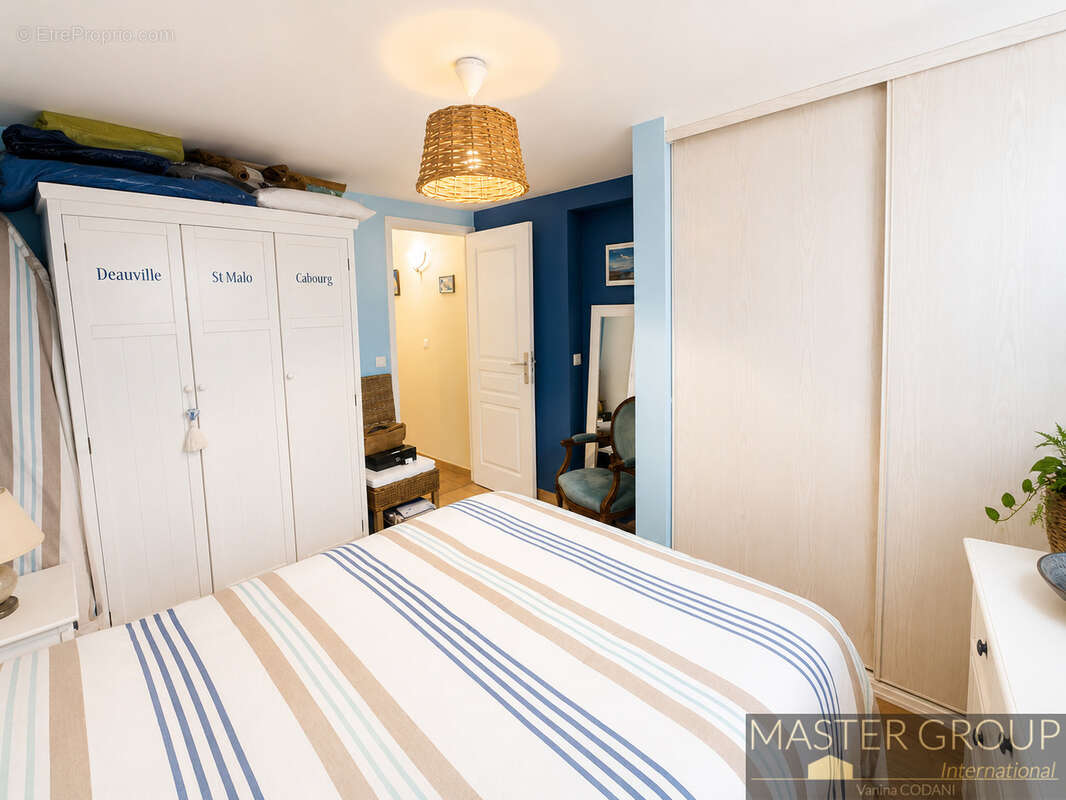 AJACCIO   Superbe villa de près de 200 m2 avec piscine, 6 chambres, deux appartements indépendants, garage et - photo 14