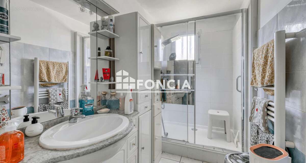 Maison à LE CASTELLET