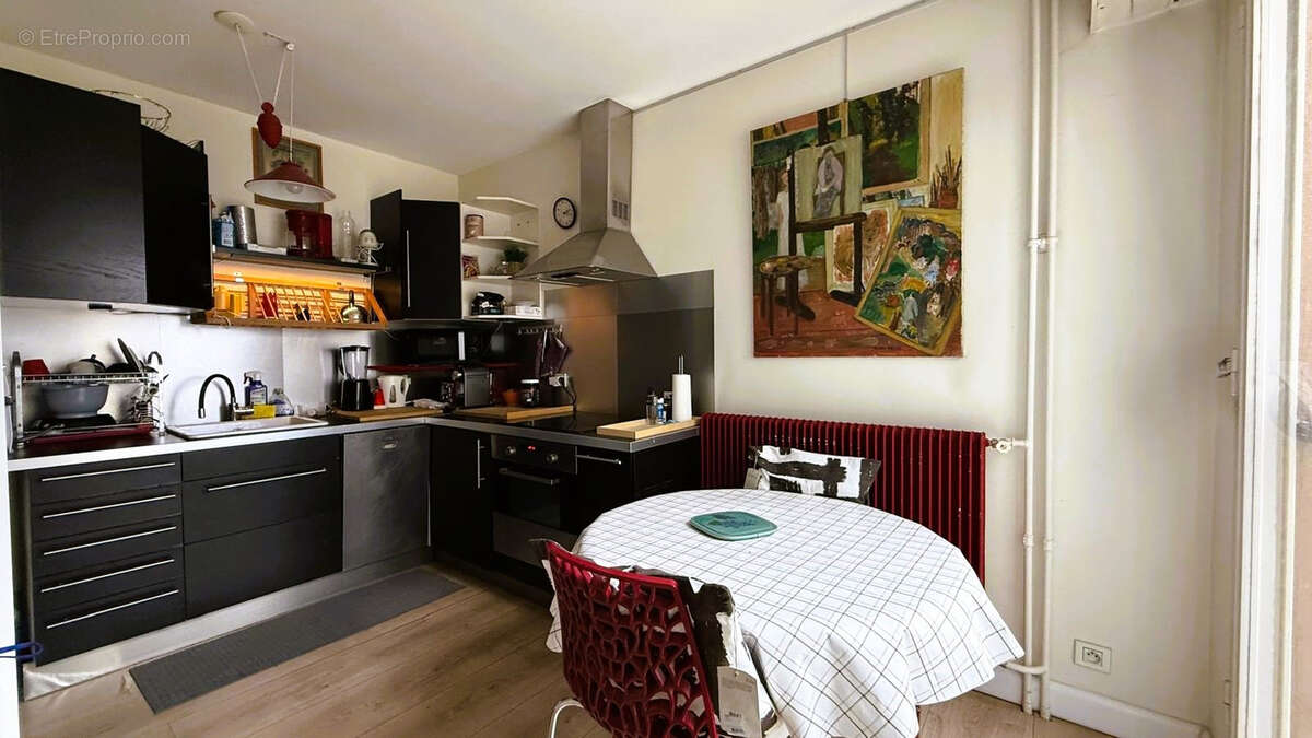 Appartement à PARIS-11E