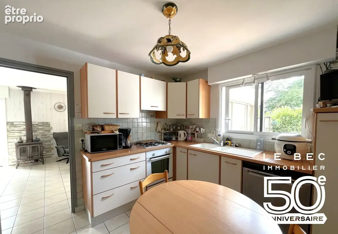 Maison 102 m² à Saint-Ave  - photo 9
