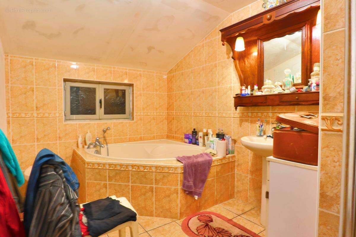 Propriete à vendre 4 pièces NOAILLY (42) - photo 13