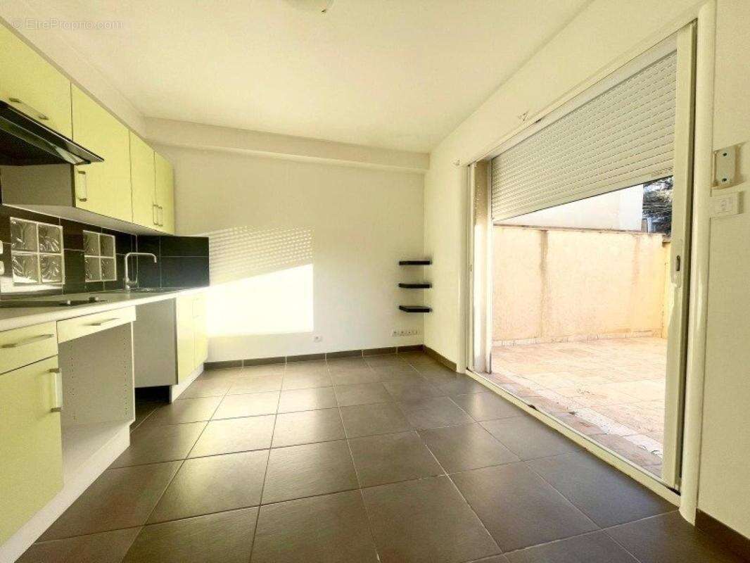 Appartement à SIX-FOURS-LES-PLAGES