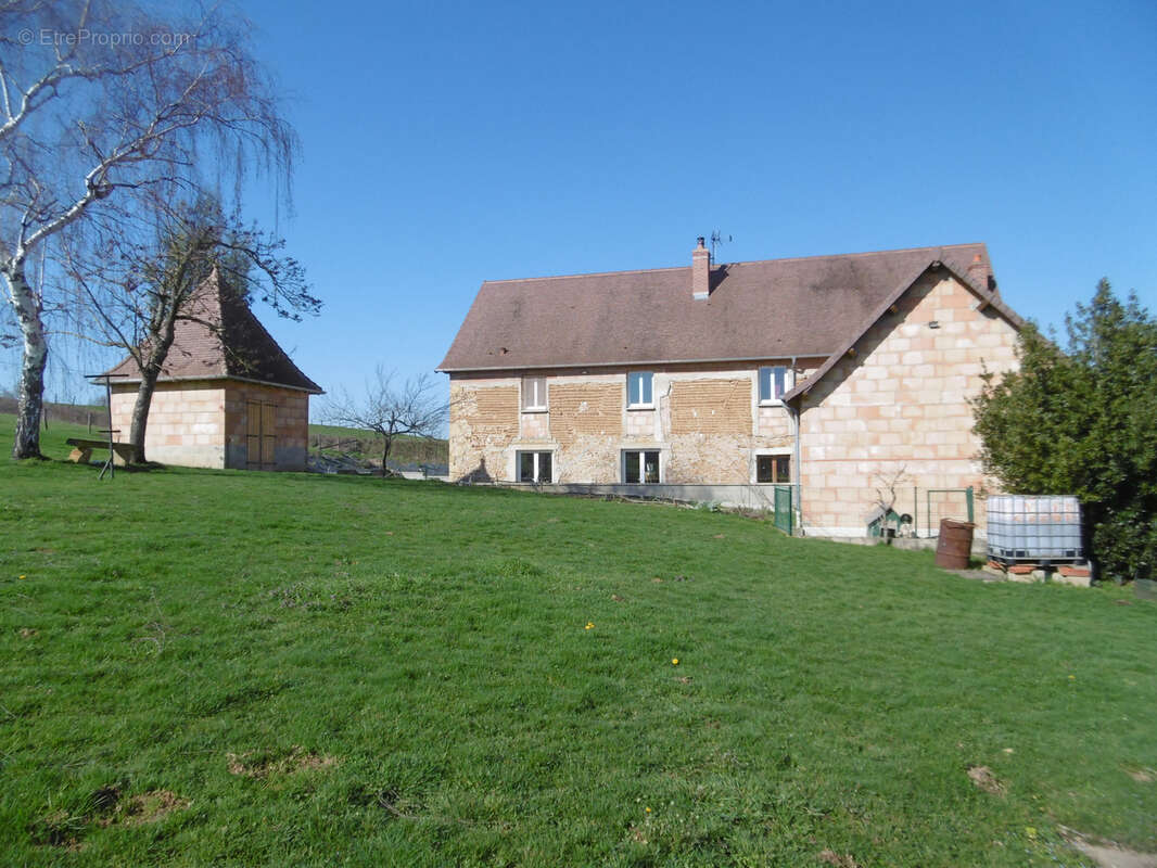 Maison à SAINT-DIDIER-EN-BRIONNAIS