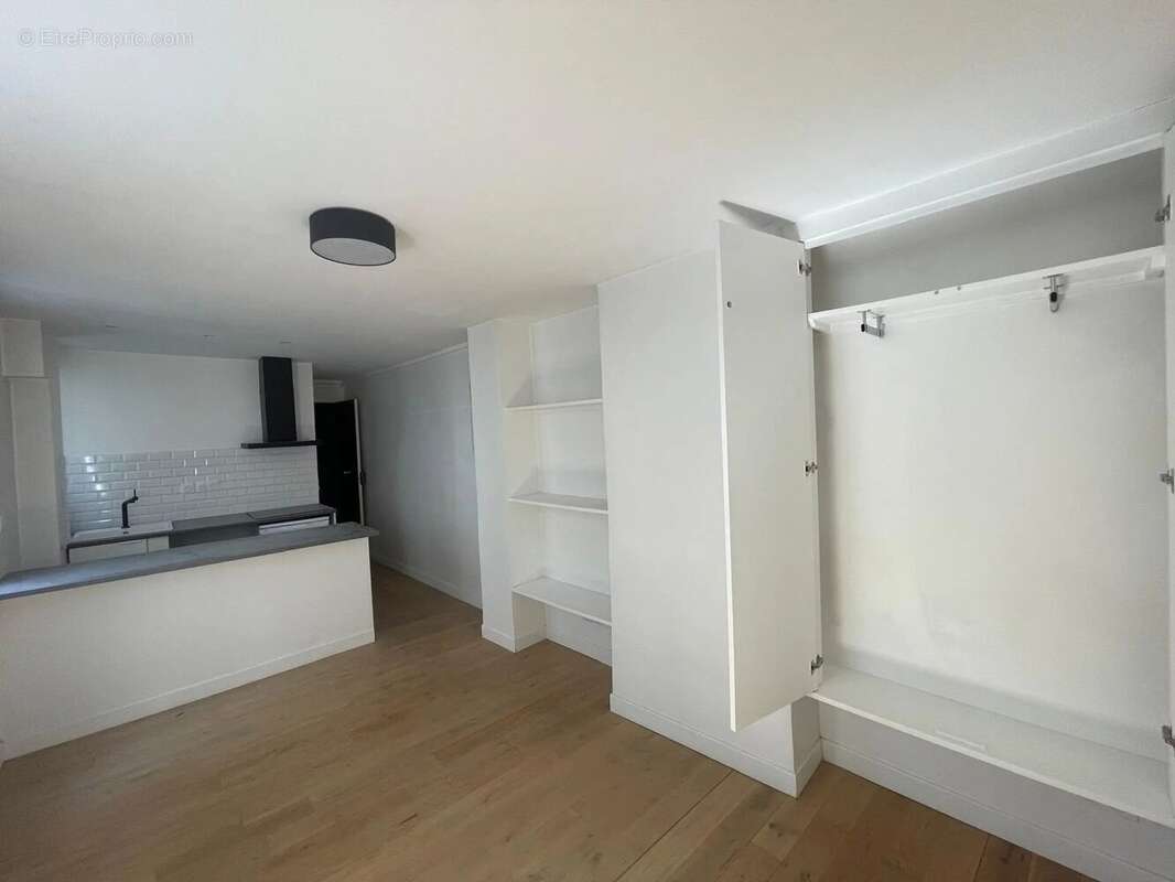 Appartement à PARIS-3E