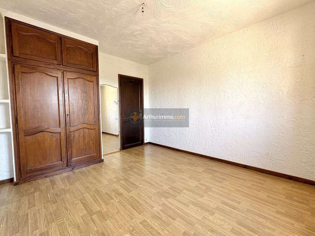 Maison à PUGET-SUR-ARGENS