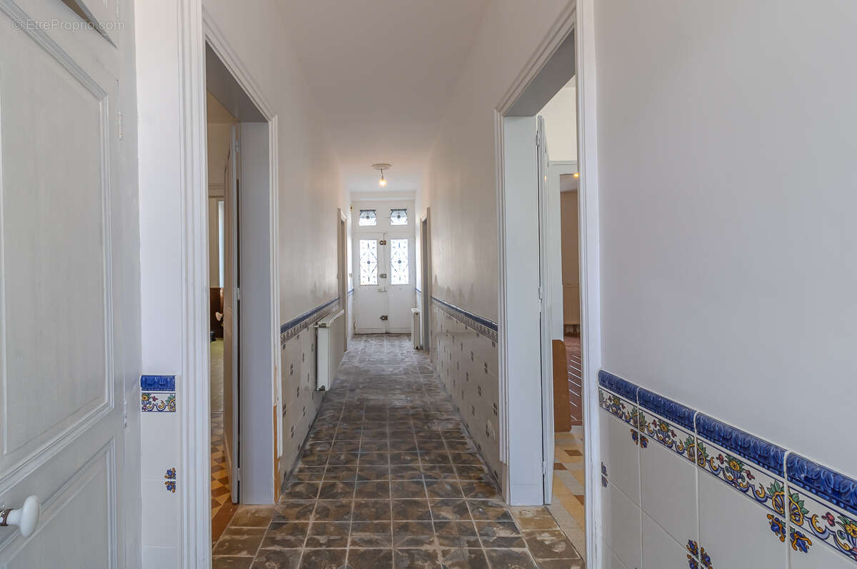 Maison La Vernelle 6 pièce(s) 159 m2 - photo 10