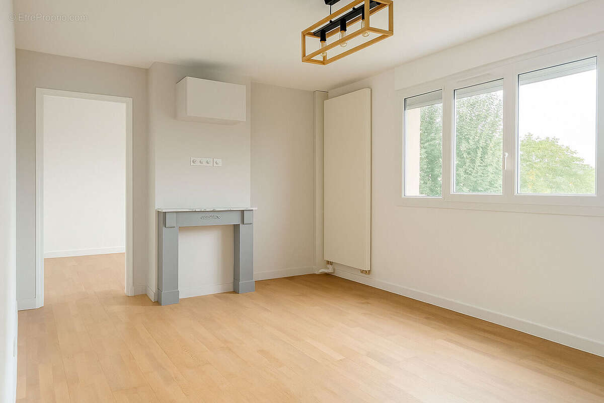 Appartement à CHARENTON-LE-PONT