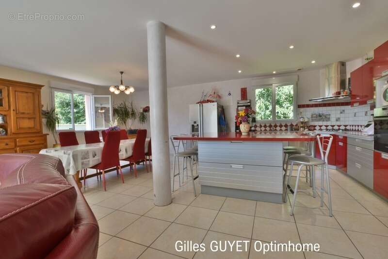 BERNAY,MAISON INDIVIDUELLE T9, DPE:C  177M  6 chambres. Terrain de 1000M² env. 319990€ - photo 17