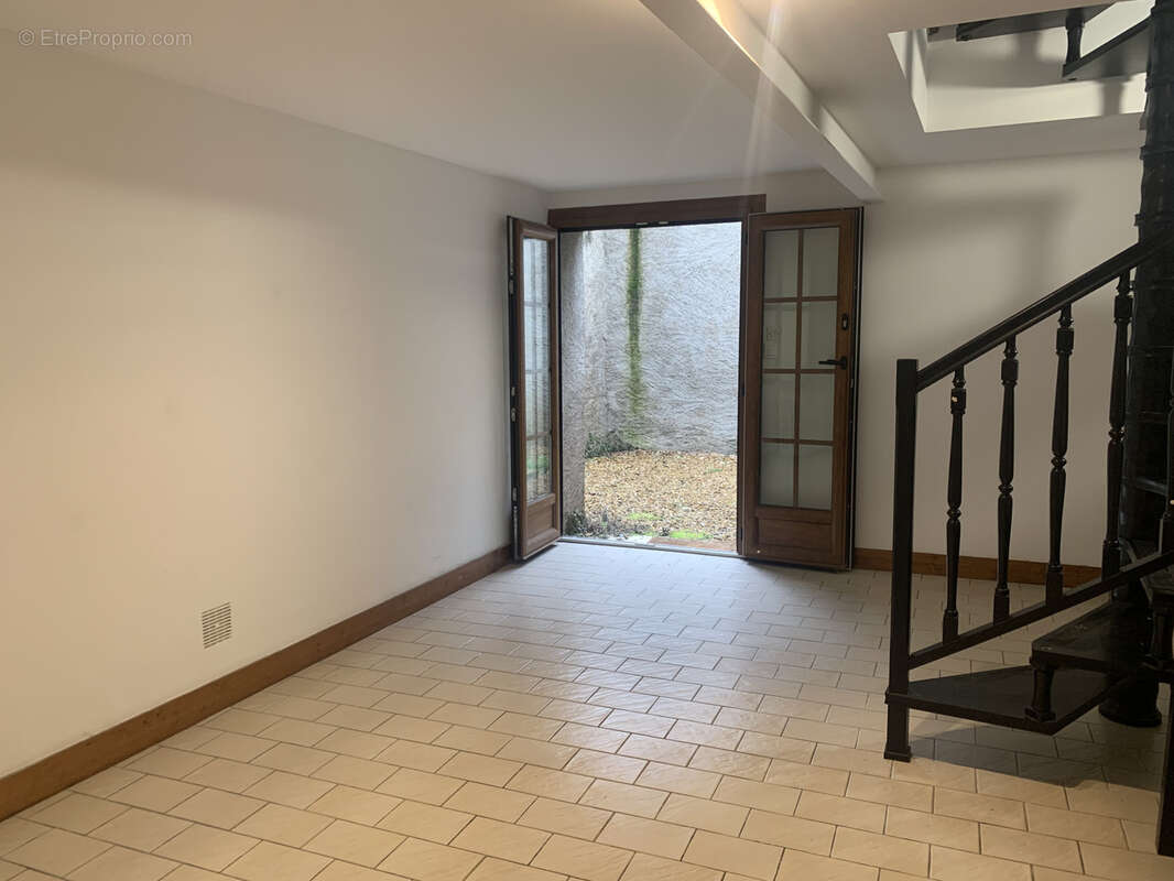 Maison à CHARGE