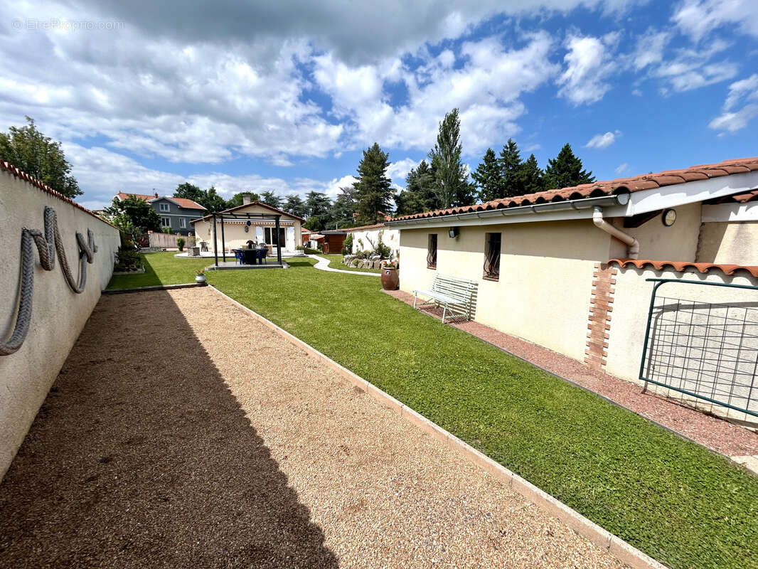 Maison à SURY-LE-COMTAL