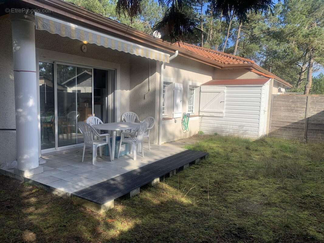 Terrasse avec cabanon - Maison à BISCARROSSE