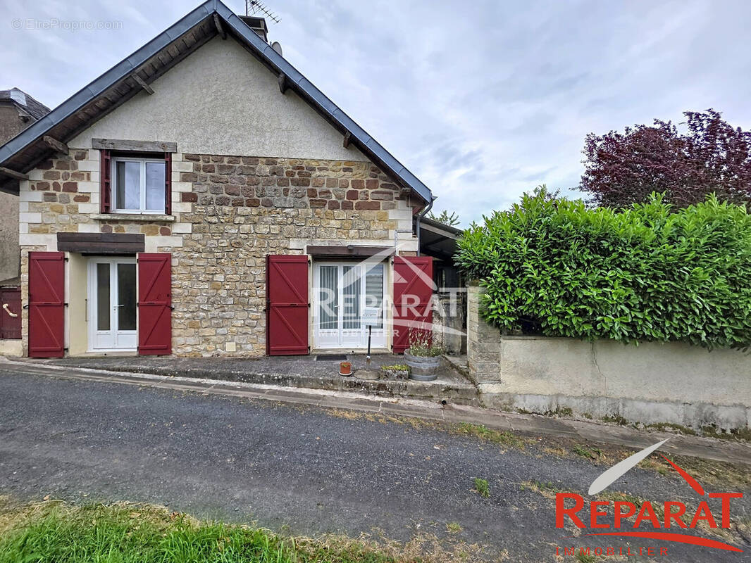Maison à VARS-SUR-ROSEIX