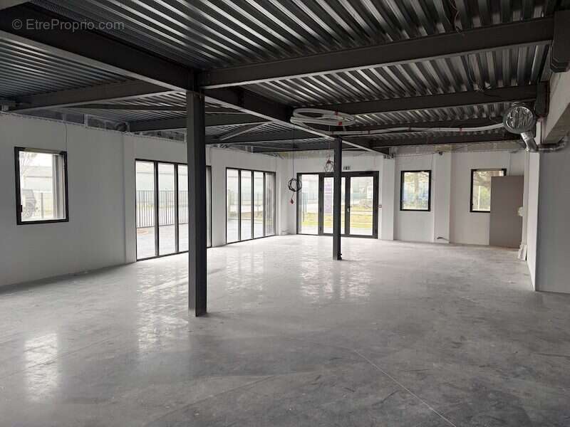 Commerce à GUJAN-MESTRAS