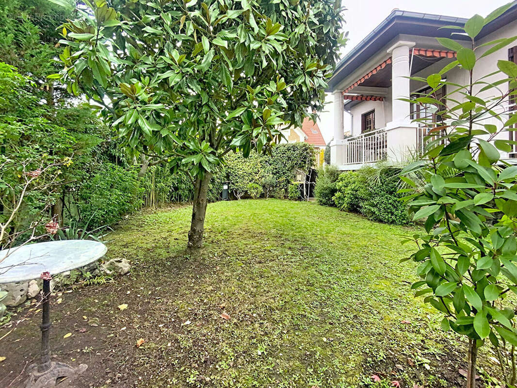 Maison à SAINT-MAUR-DES-FOSSES