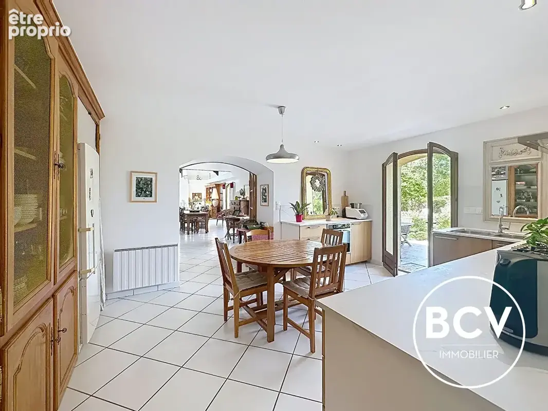 Maison T6 de 222 m² avec séjour double et grange sur terrain de 1989 m² - photo 7