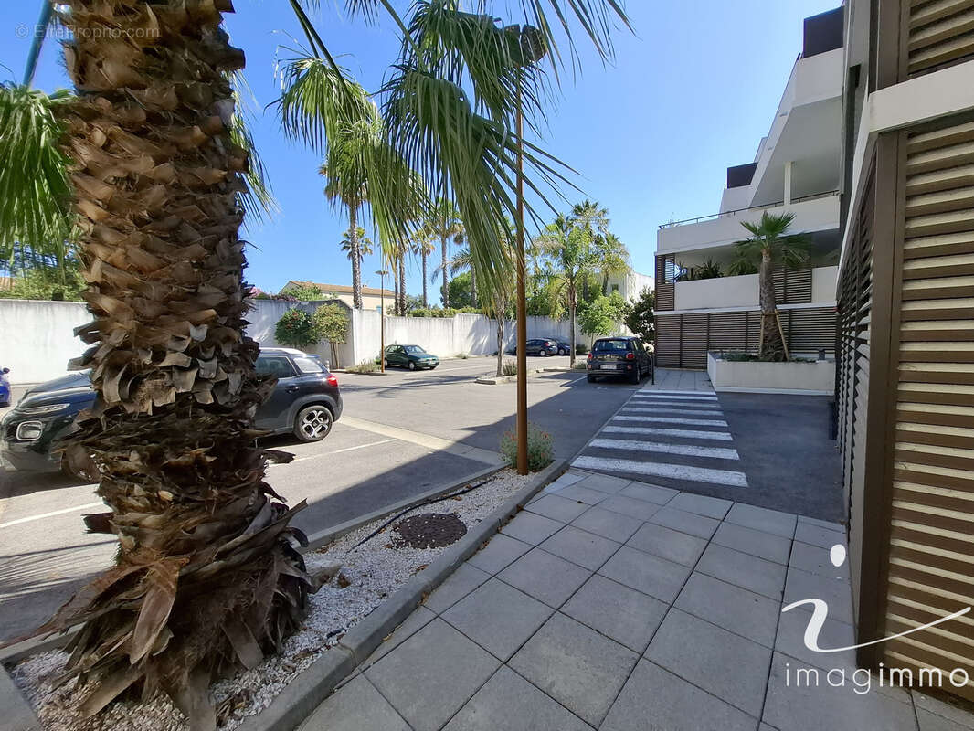 Bel appartement récent de type 3 avec grande terrasse et 2 stationnements ! - photo 12