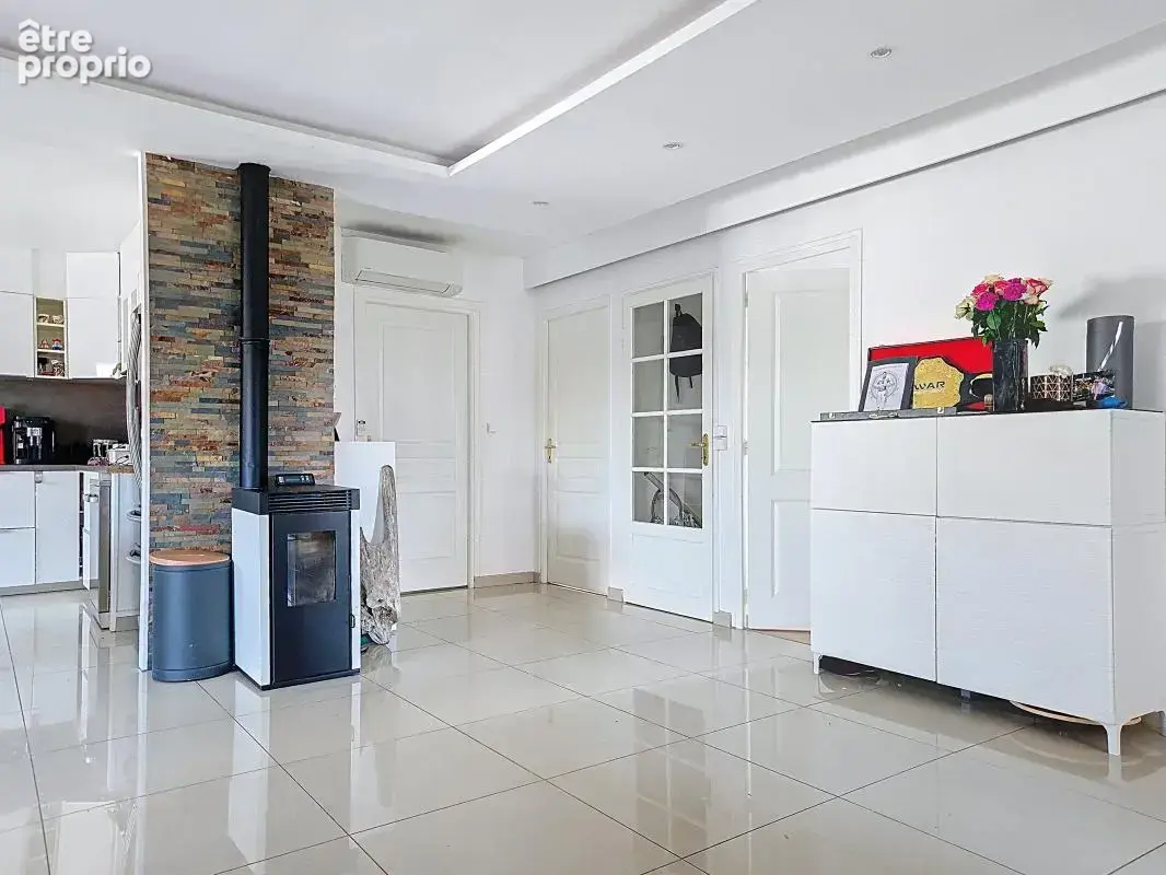 Maison - 5 Chambres - 2 Logements possibles - 2 Garages - Cave - Terrasse - Piscine - photo 5