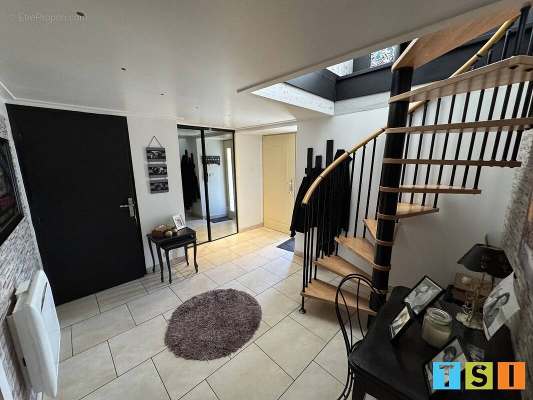 Maison de ville pleine de charme avec piscine - photo 3