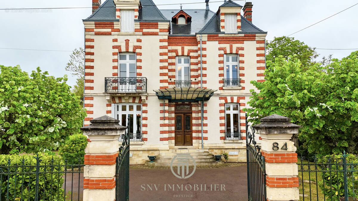 Maison à SAINT-AMAND-MONTROND