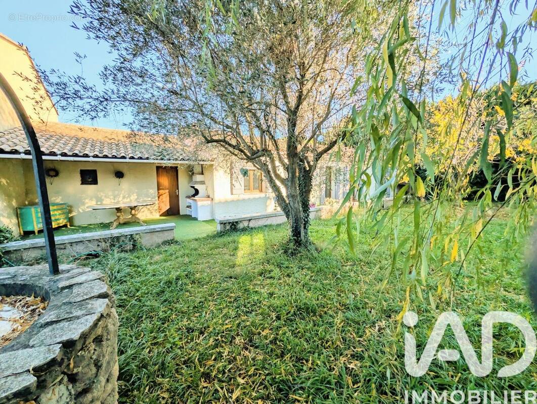 Photo 1 - Maison à ENTRAIGUES-SUR-LA-SORGUE