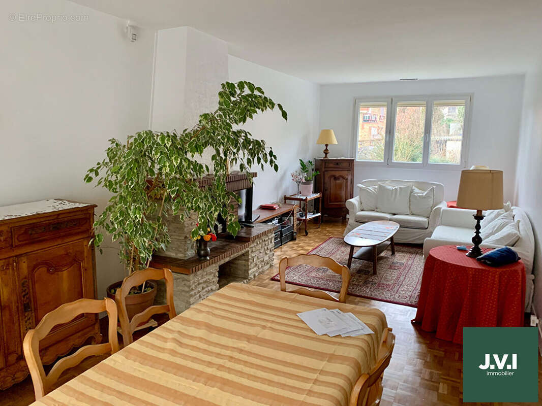 Maison à MONTMORENCY