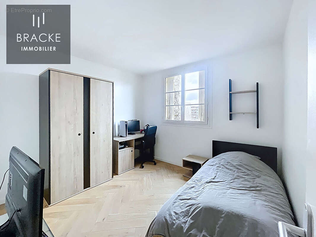 Appartement à COURBEVOIE