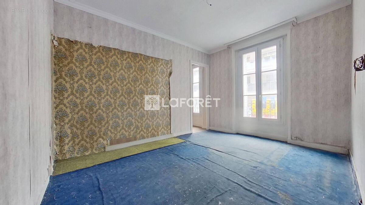 Appartement à PARIS-17E