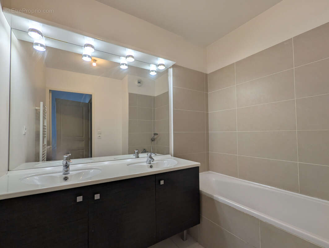 Appartement à MARSEILLE-11E