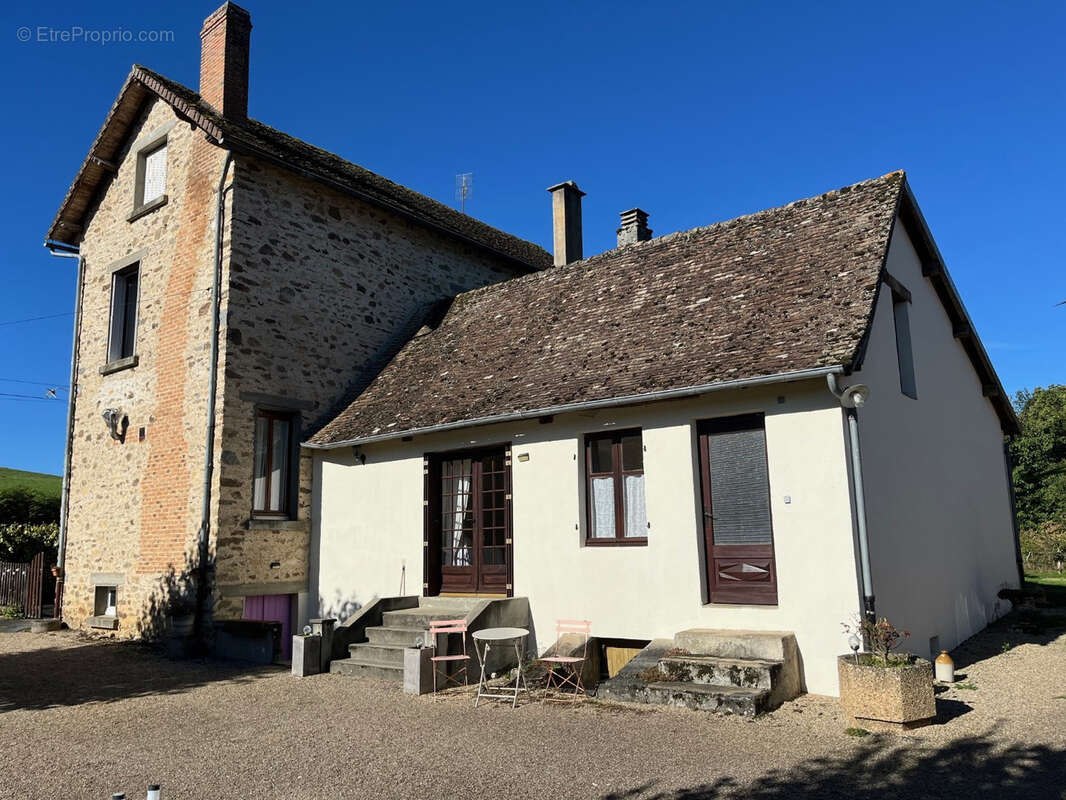 Maison à COUSSAC-BONNEVAL