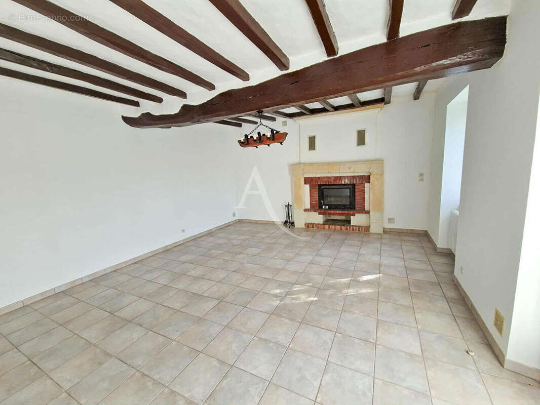 Maison à LOURESSE-ROCHEMENIER