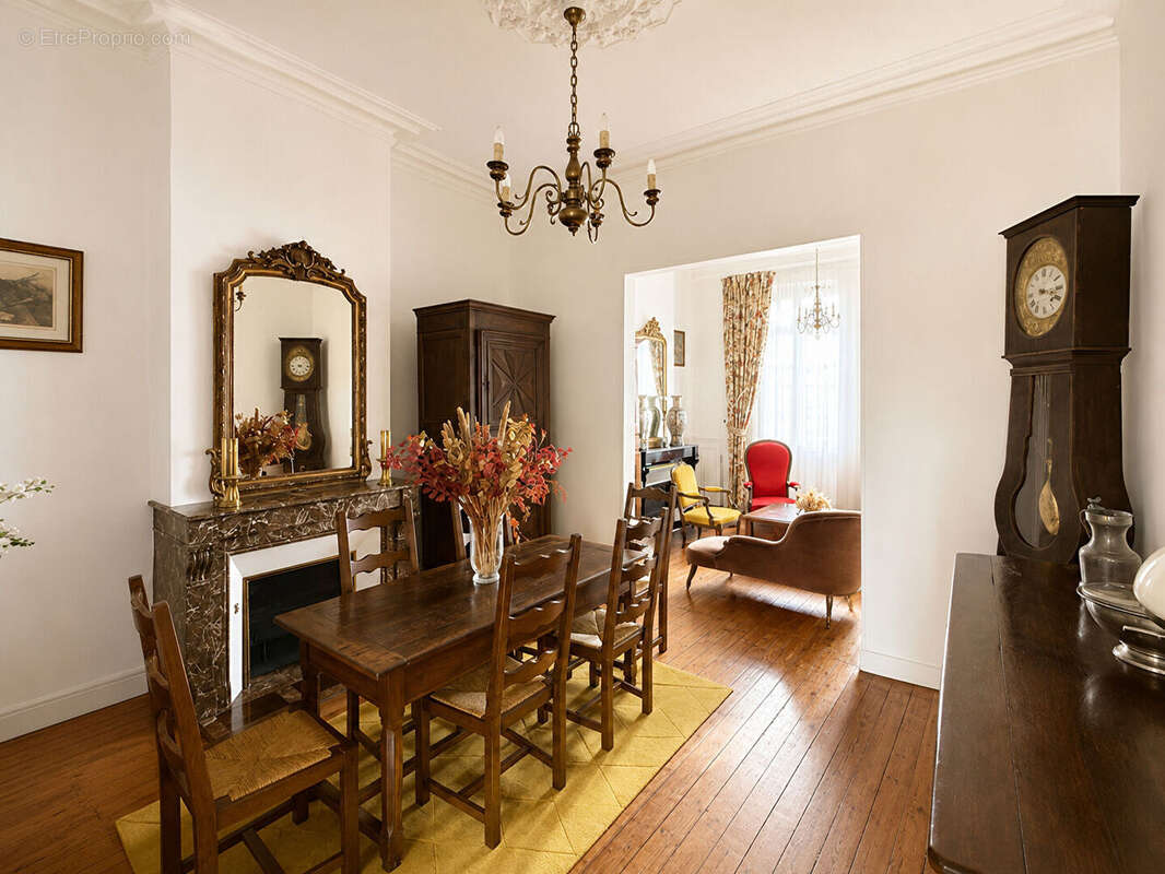 Maison 9 pièces à vendre à Bordeaux - Saint Genes - photo 4