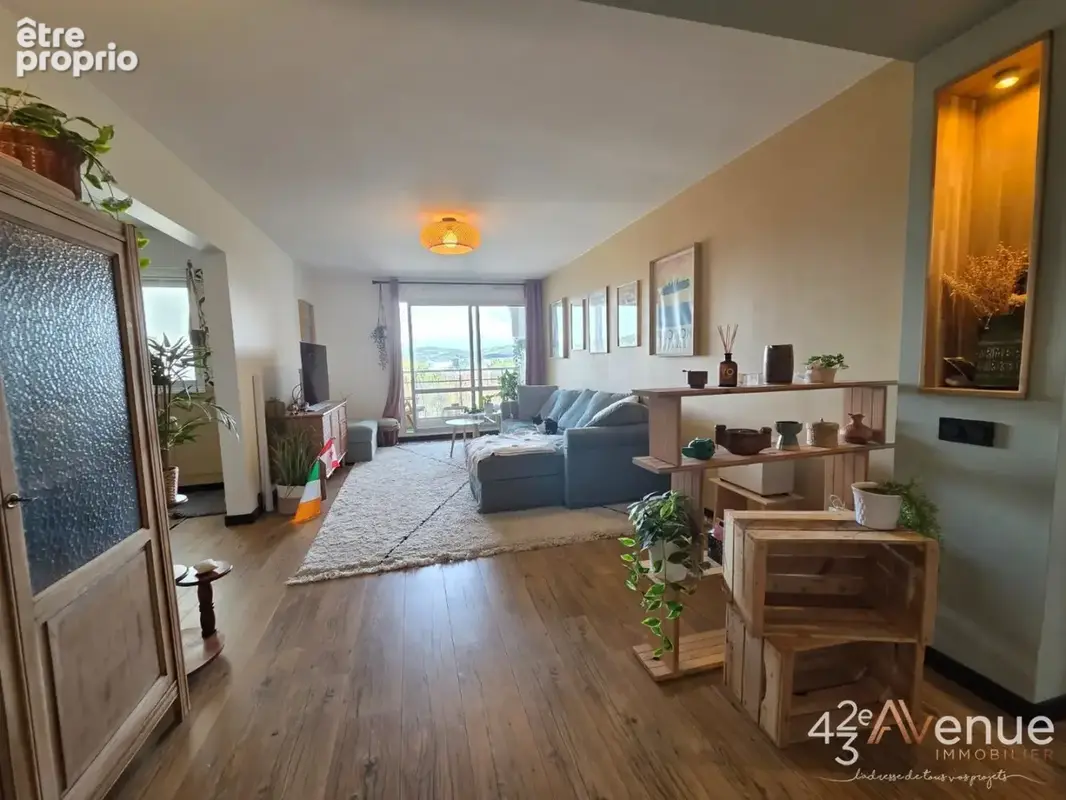 Appartement 91 m² à Saint-Etienne  - photo 2