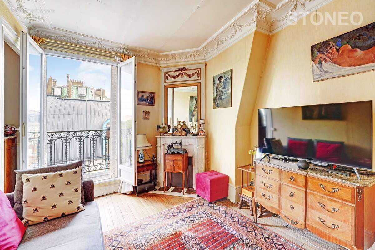 Appartement à PARIS-17E
