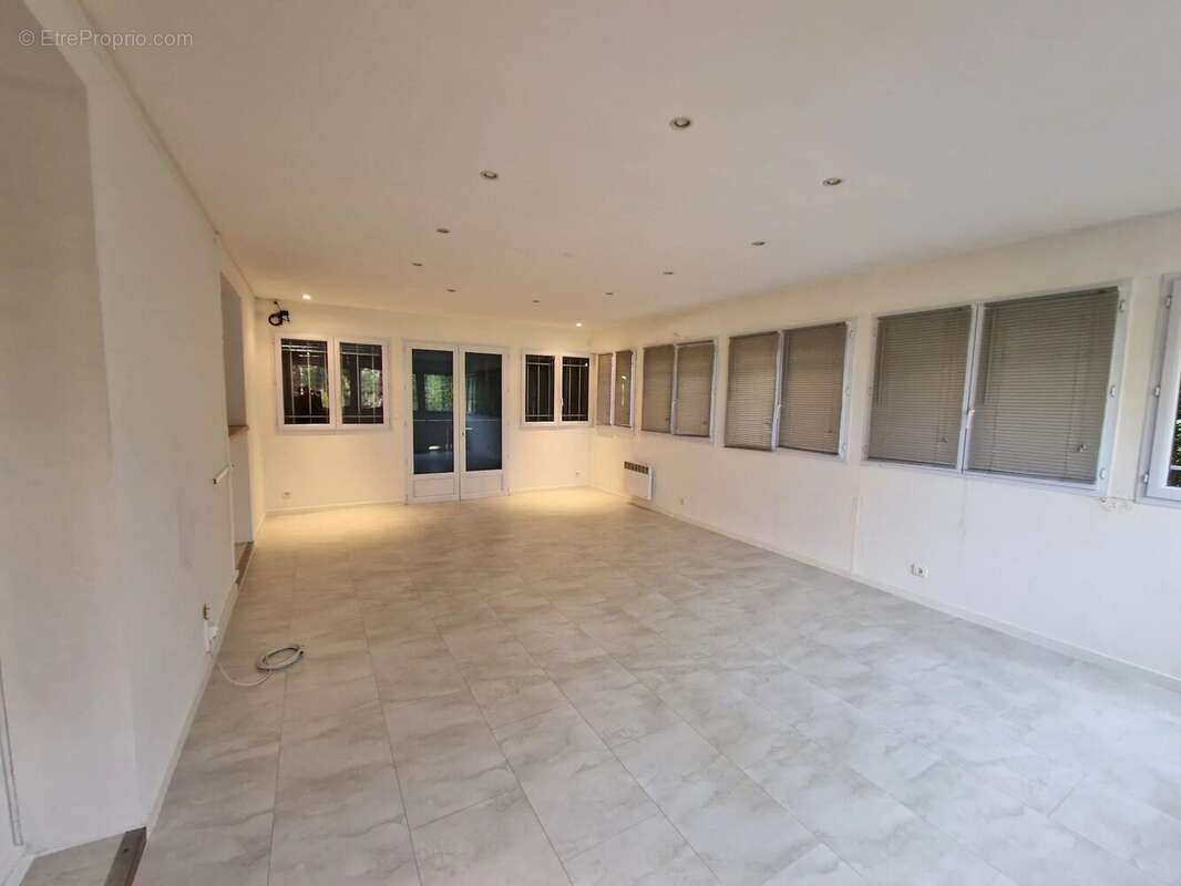 Maison à NOUVION-LE-VINEUX