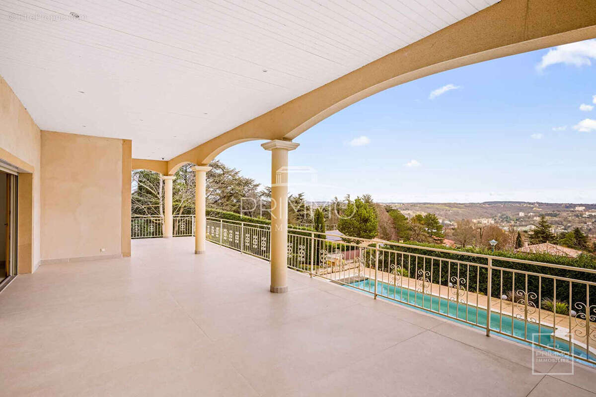 Maison à COLLONGES-AU-MONT-D&#039;OR