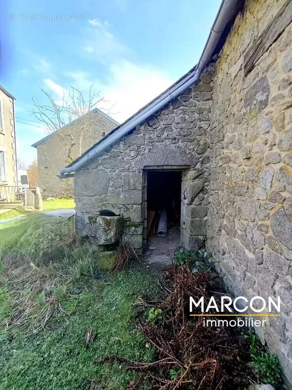 Maison à LE DONZEIL