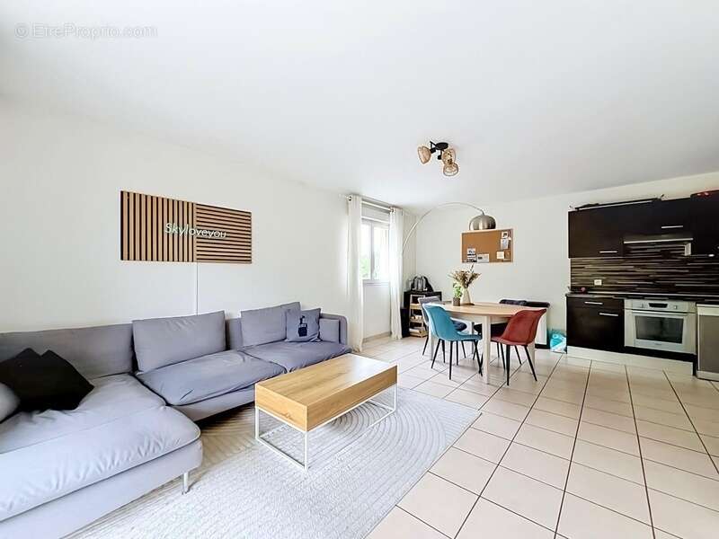 Appartement à ETREMBIERES