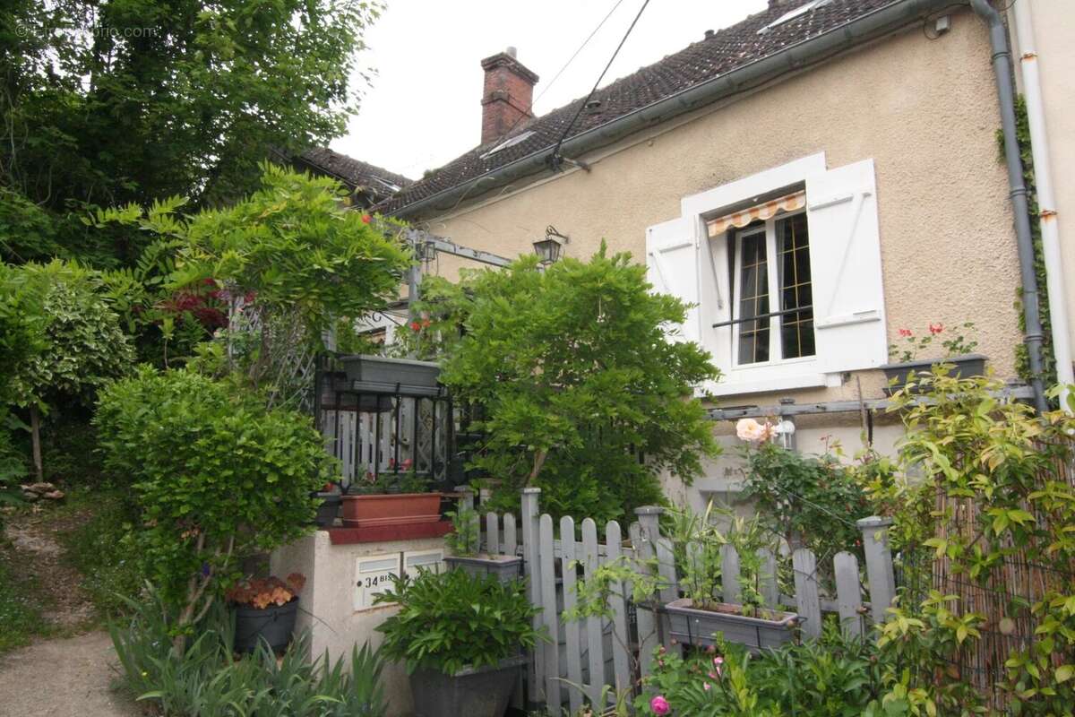 Maison à SAINT-CHERON