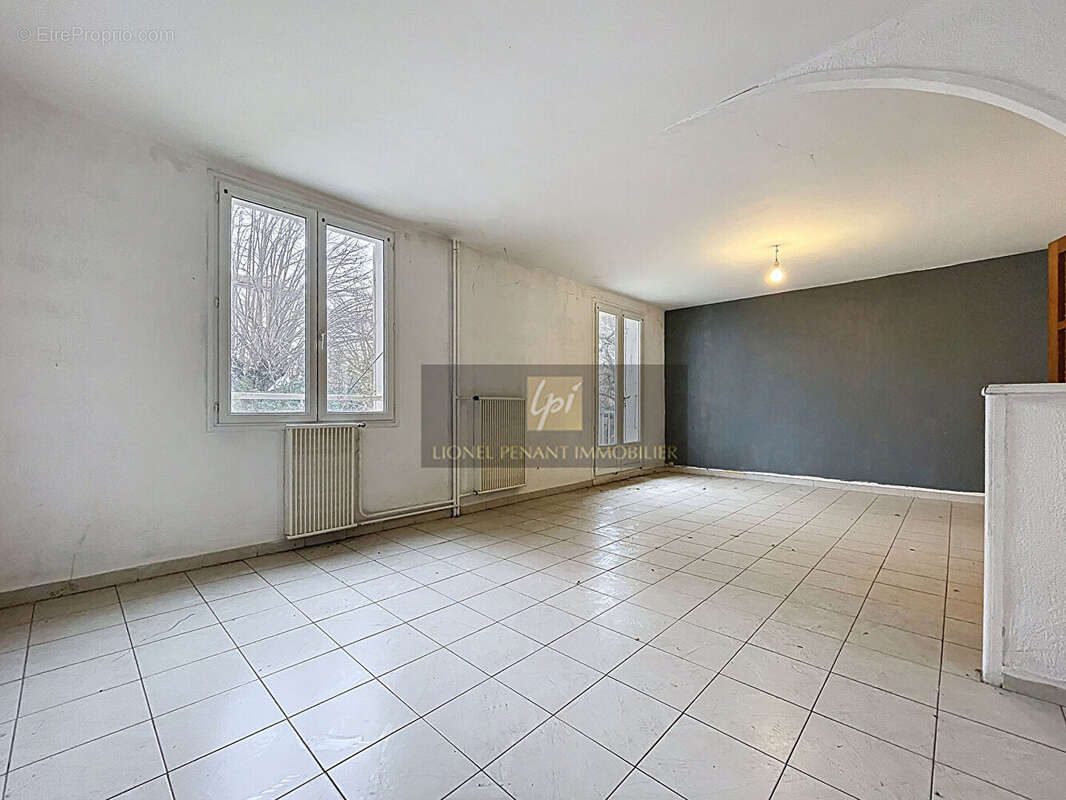 Maison à SAINT-PAUL-TROIS-CHATEAUX