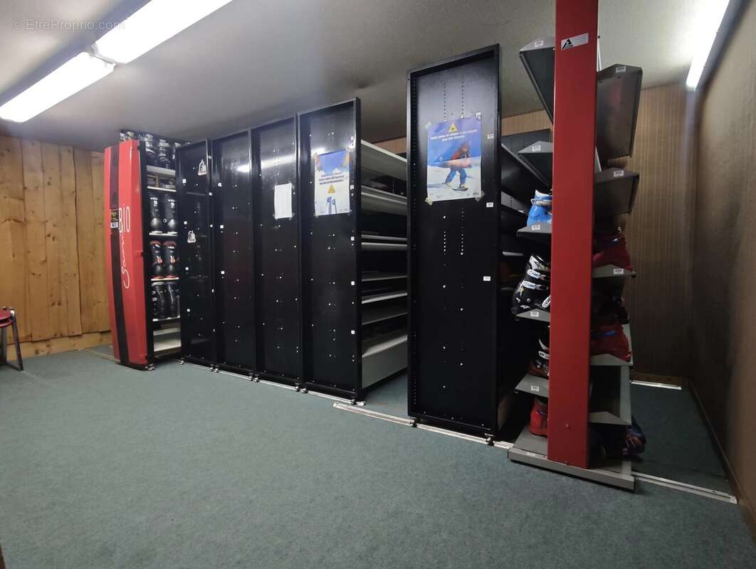 Commerce à MORILLON