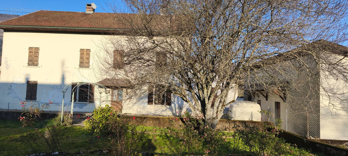 Maison à CHAMPFROMIER