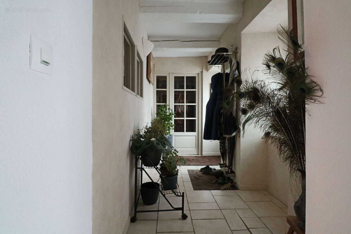 Maison à SAINT-SAUVES-D'AUVERGNE