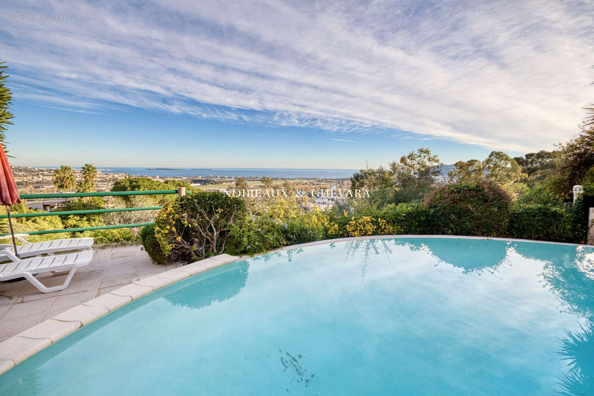 Maison à MANDELIEU-LA-NAPOULE