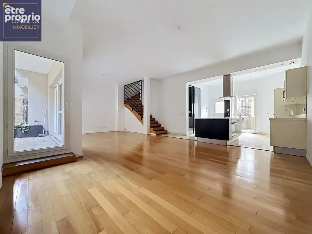 Duplex Oullins centre – 5 pièces – 124 m² – 4 chambres – Terrasse 40 m² – Calme, proche métro, belle hauteur sous plafond, garag - photo 9