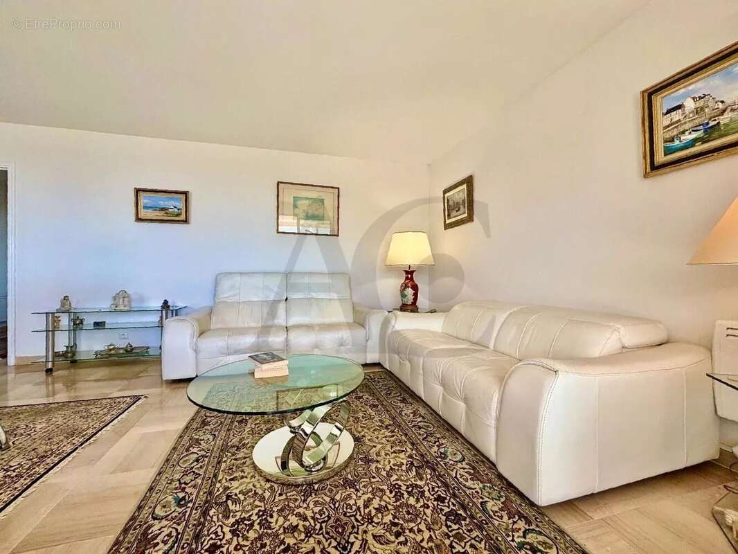 Appartement à VILLENEUVE-LOUBET