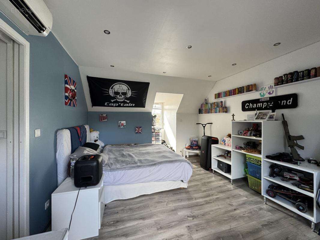 Maison à PONT-SUR-YONNE