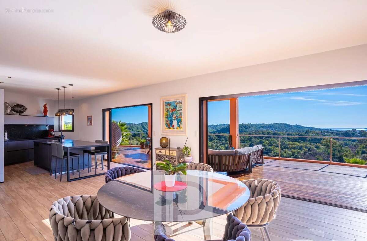 Maison à MOUGINS