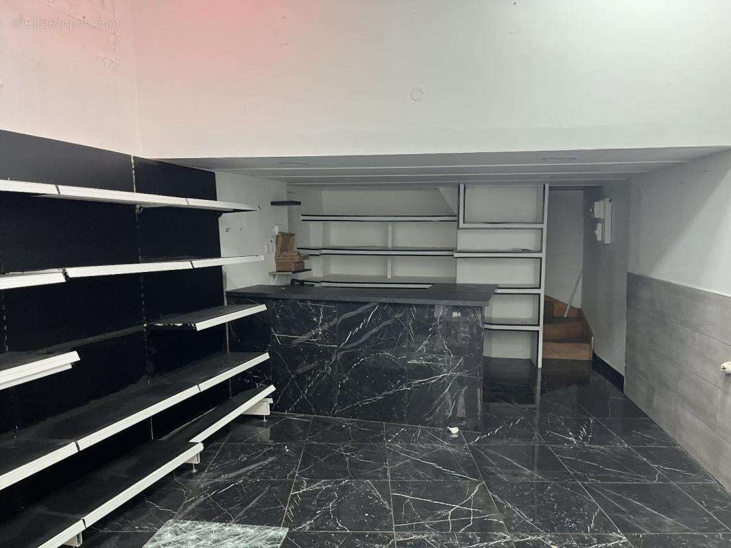 Commerce à MARSEILLE-1E