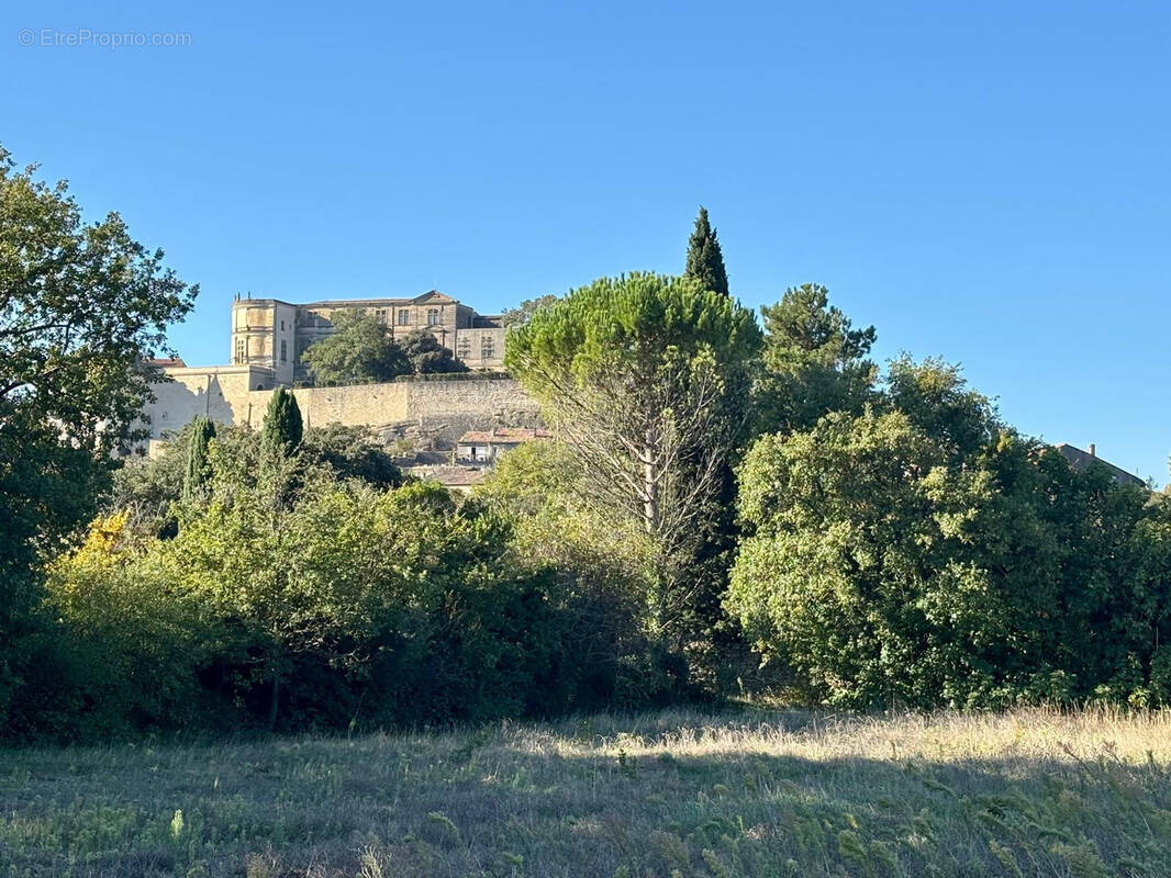 Terrain à GRIGNAN