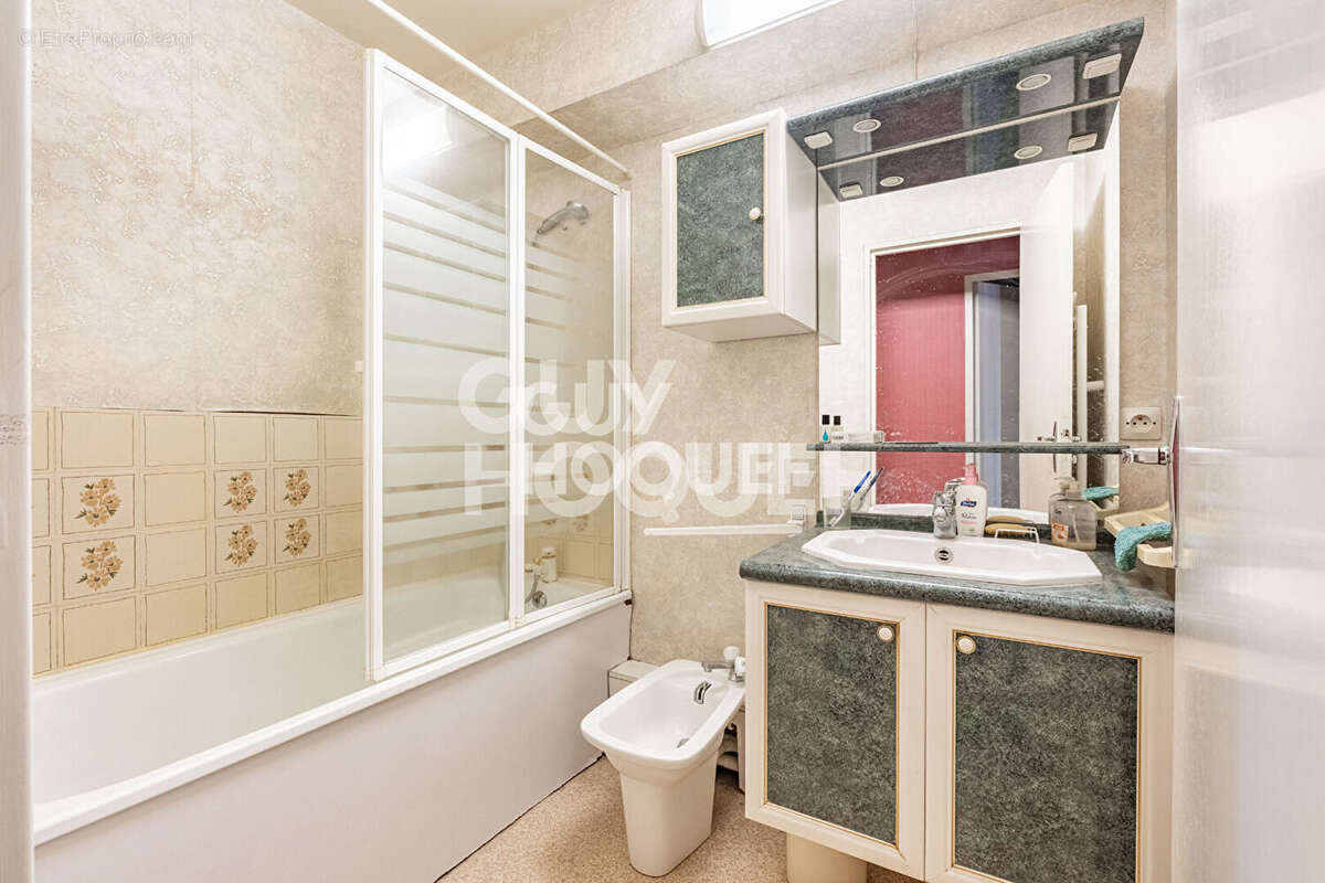 Appartement à VILLENEUVE-LA-GARENNE